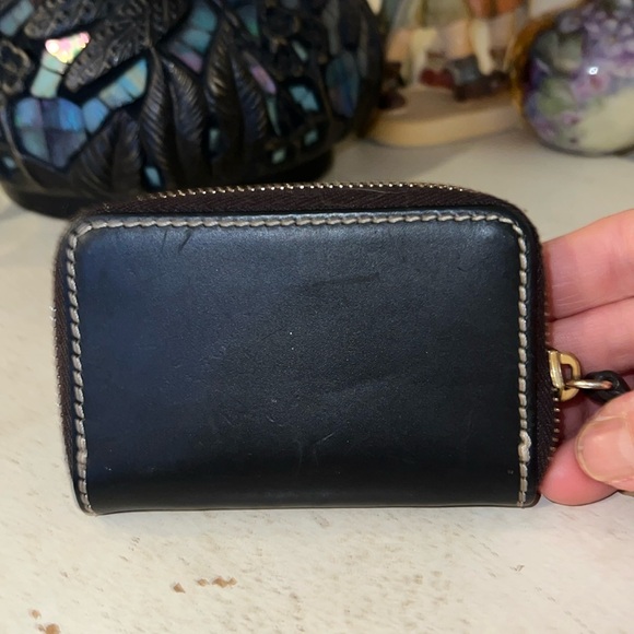 Dooney and Bourke Florentine medium zip around  leather wallet - Picture 2 of 5